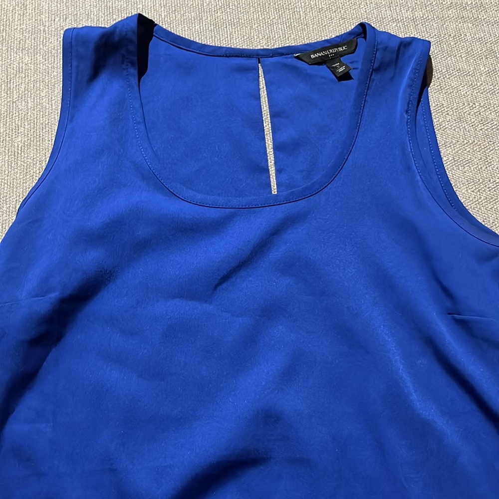 Banana Republic sleeveless blue blouse